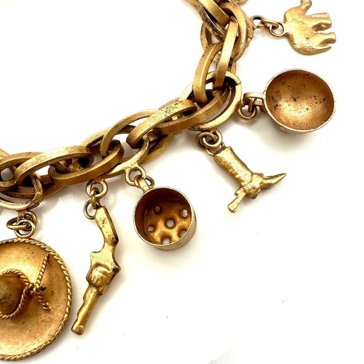 Vintage Made in Mexico midcentury gold tone 16 charms chain bracelet 7.5"