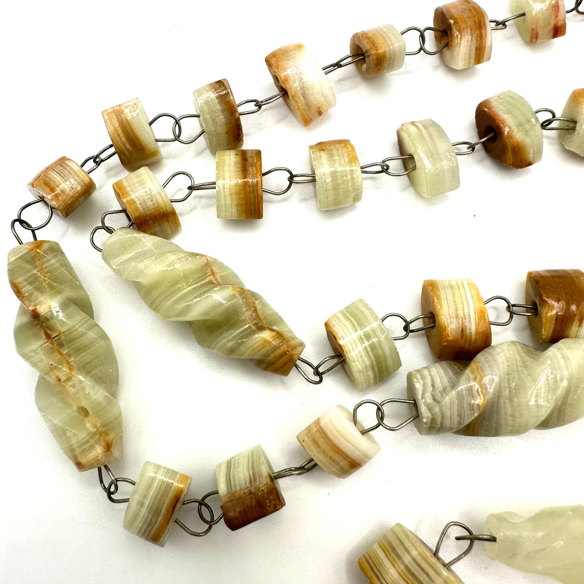 Vintage carved Mexican honey onyx agate arrowhead pendant beaded 30” necklace