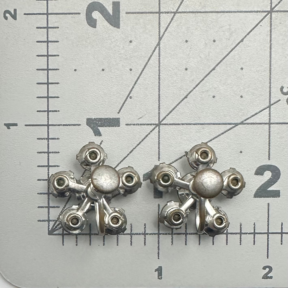 1940s vintage retro clear rhinestones starburst silver tone screw back earrings