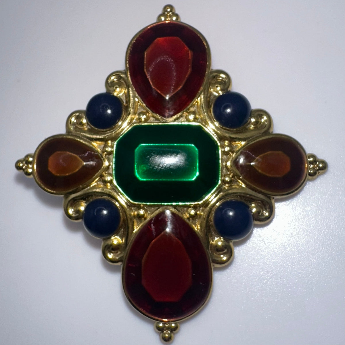 Jay Strongwater 1990s vintage gold tone multicolor enamel pendant scarf slide