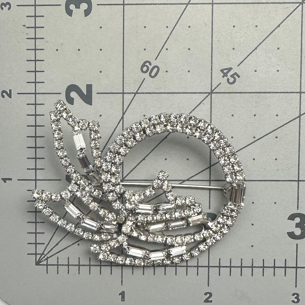 1950s vintage silver tone rhodium plated clear icy glass rhinestones brooch