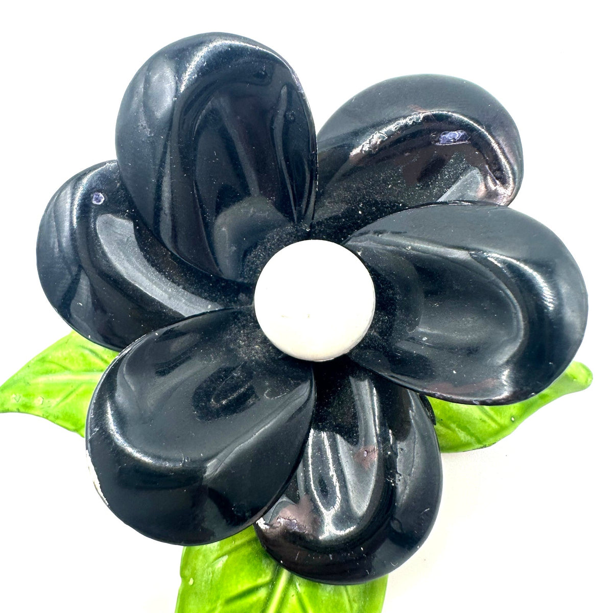 Vintage 1960s black white green enamel gold tone metal flower flower brooch