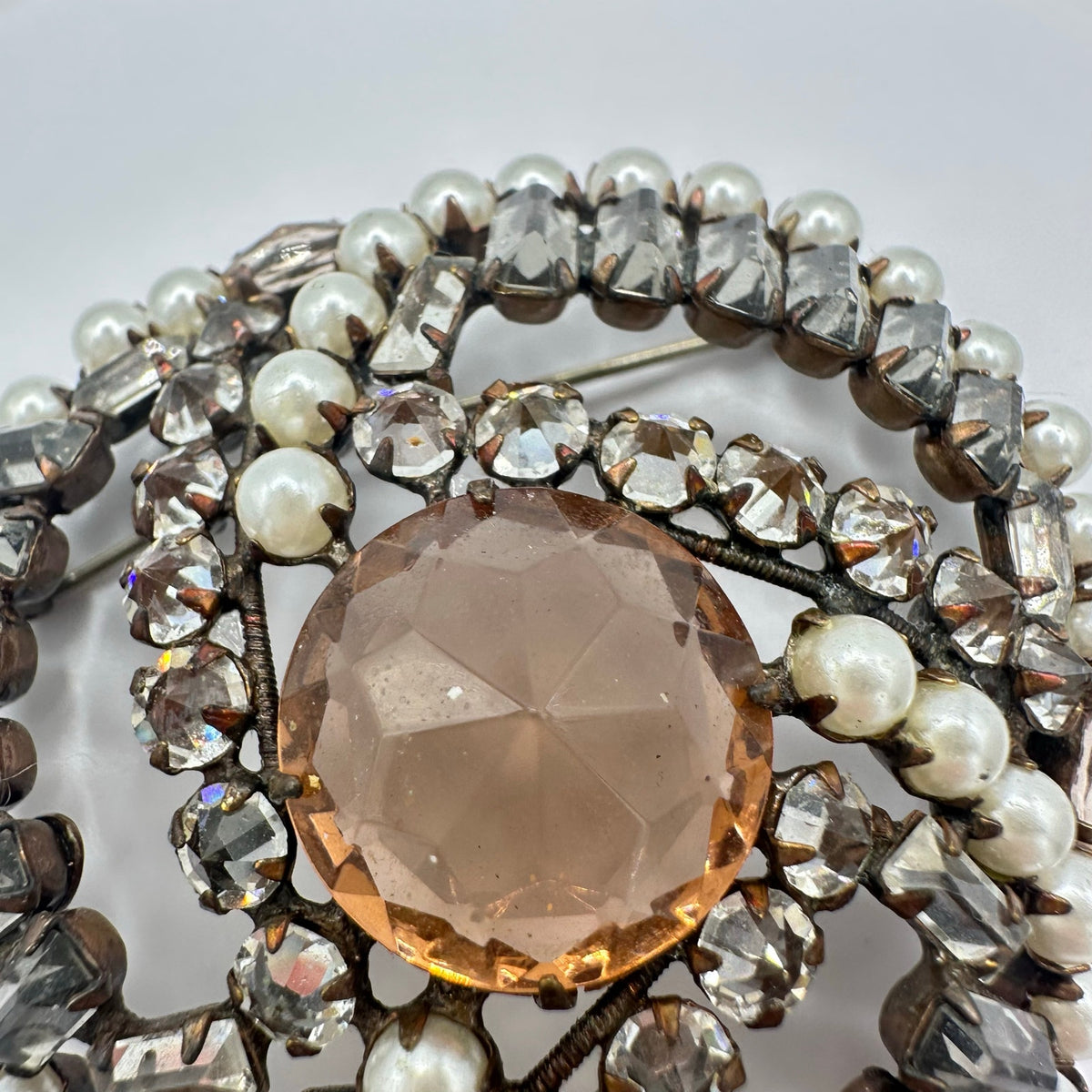 Schreiner vintage gold tone clear gray topaz inverted rhinestones pearls brooch