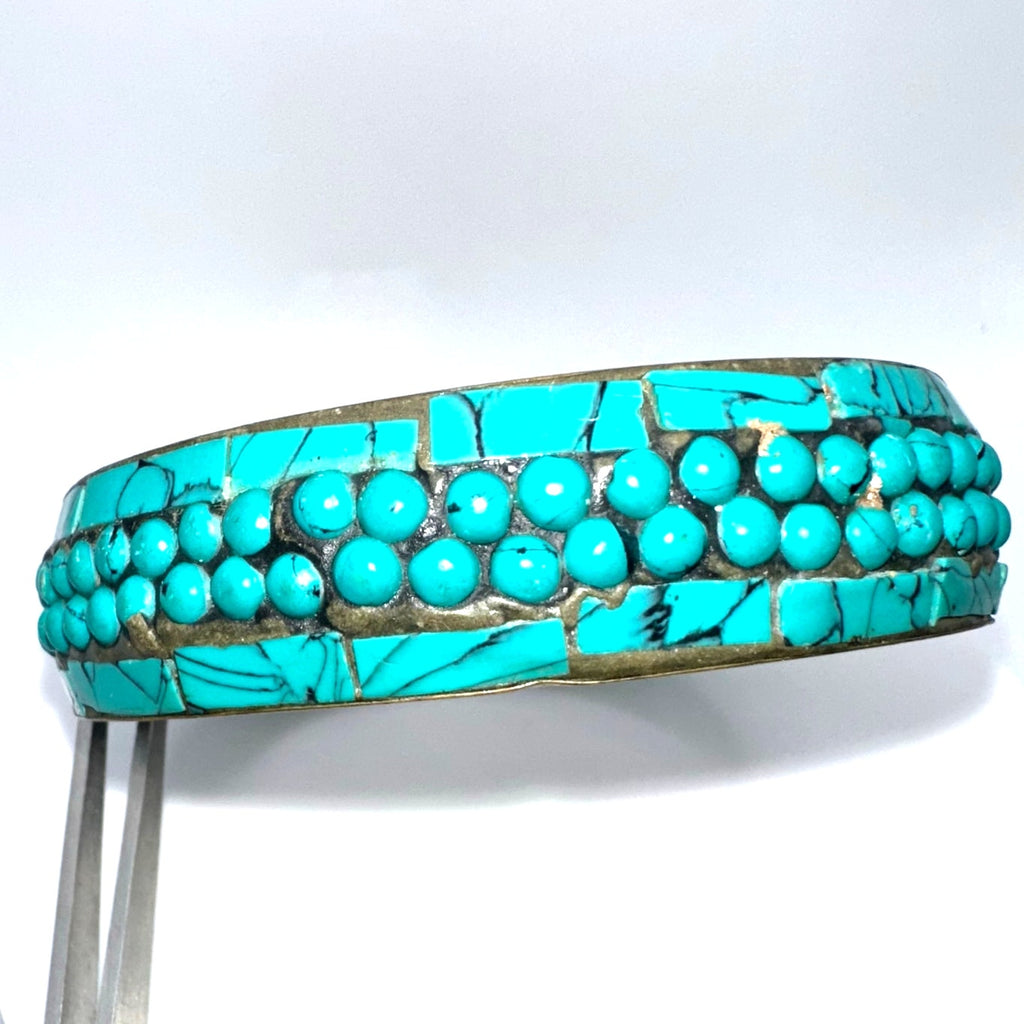 Vintage gold tone brass faux turquoise howlite inlay studded bangle bracelet