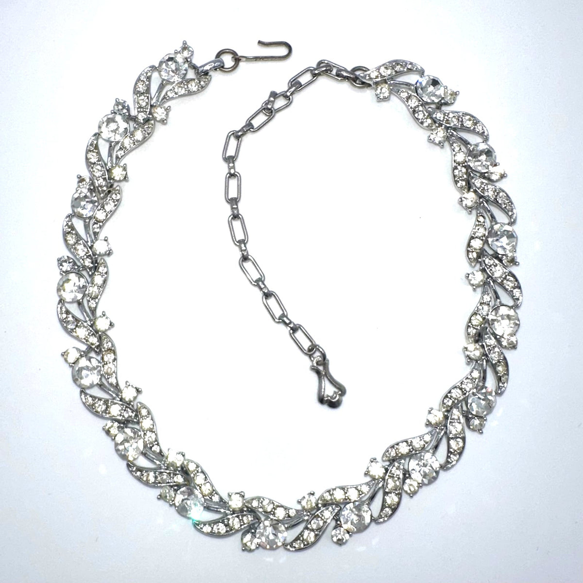 Star signed vintage 1950s silver tone clear glass rhinestones necklace