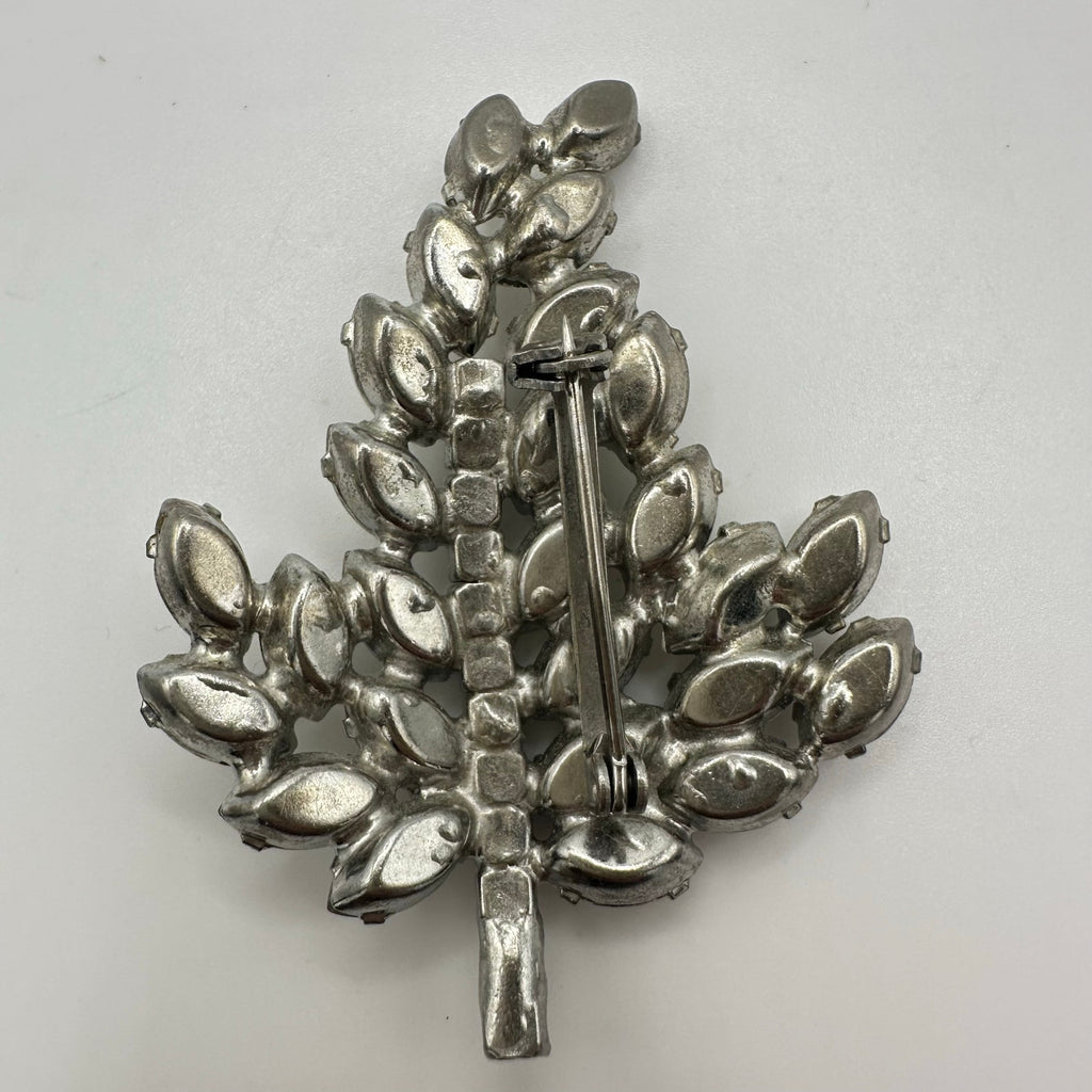 1940s 1950s vintage silver tone rhodium clear glass rhinestones leaf brooch