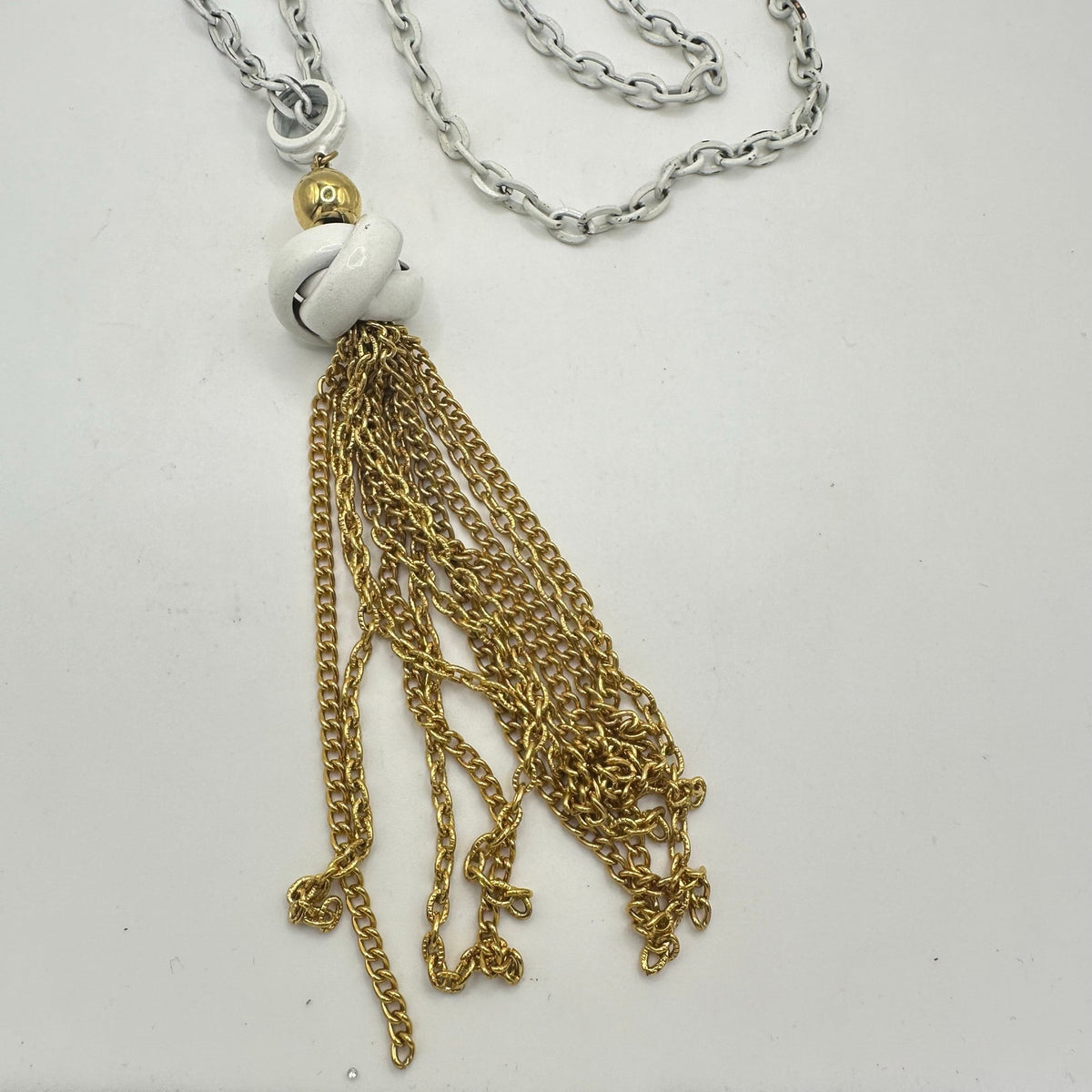 Vintage chunky gold tone white enamel knotted tassel fringe chain necklace