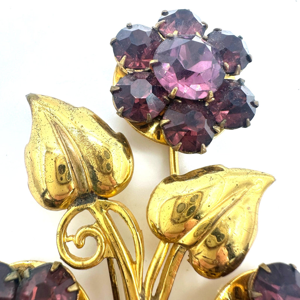 Vintage 1940 gold tone purple rhinestones large flower floral bouquet brooch