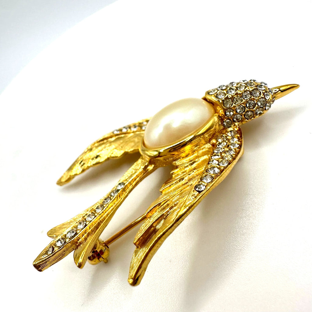 Jackie Orr vintage gold tone clear glass rhinestones pearl bird brooch