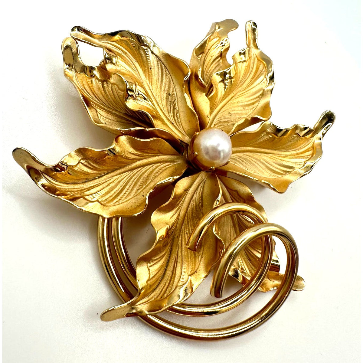 Vintage 1950s 1960s gold plated pink real freshwater pearl flower floral brooch