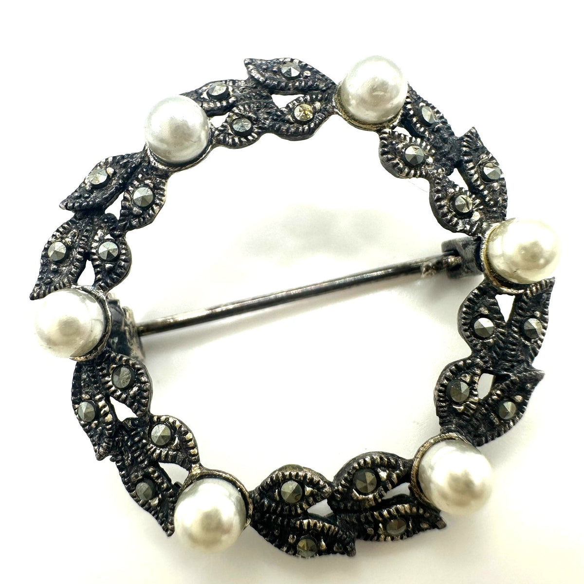 Vintage 925 sterling silver genuine marcasite faux pearls wreath leaves brooch
