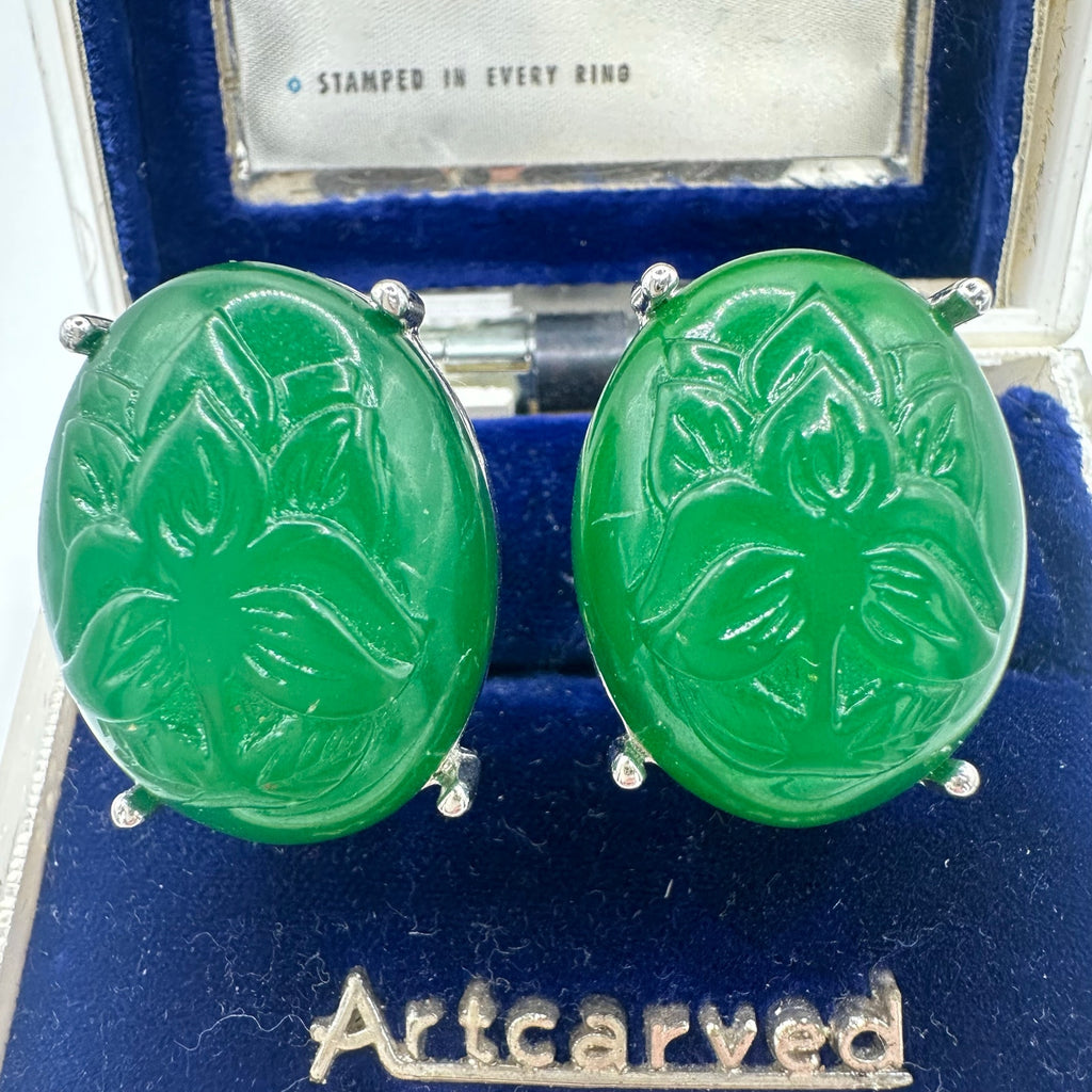 Shakira Caine vintage silver tone emerald green lucite cabochon clip on earrings