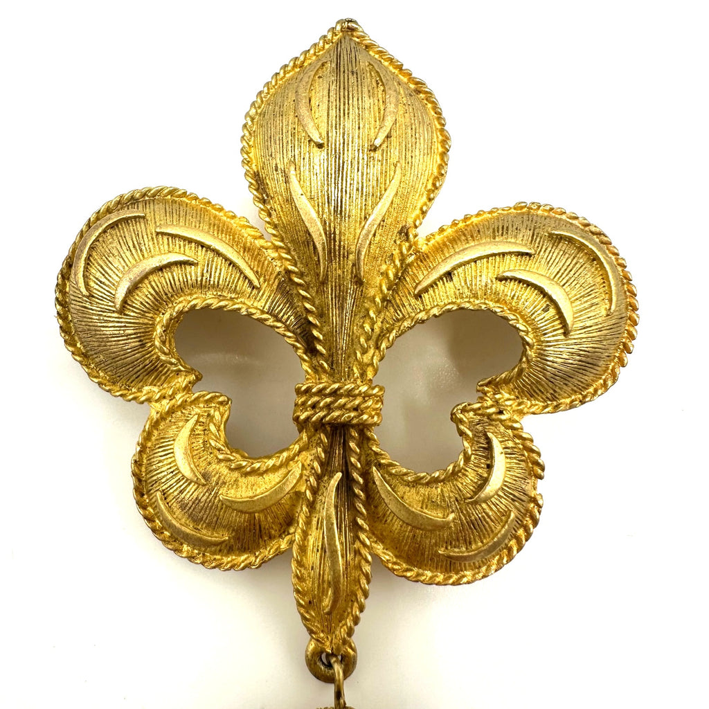 Vintage high end gold tone Fleur de Lis chains tassel fringe extra long brooch