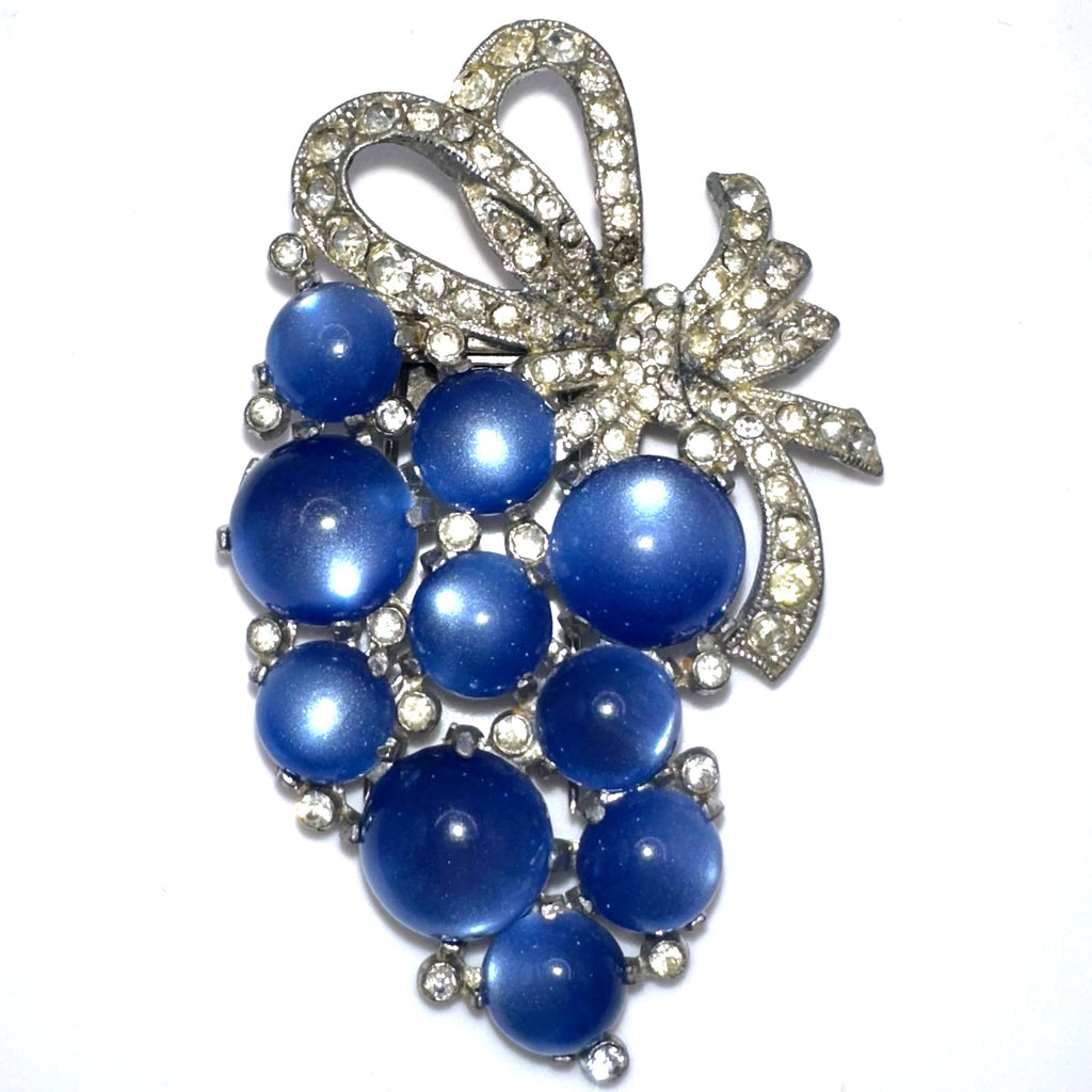 Coro 1941 silver tone blue moonglow lucite rhinestones grapes bunch brooch clip