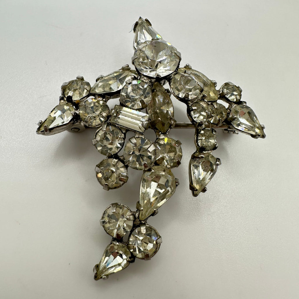 1940s 1950s vintage silver tone rhodium plated clear glass rhinestones brooch