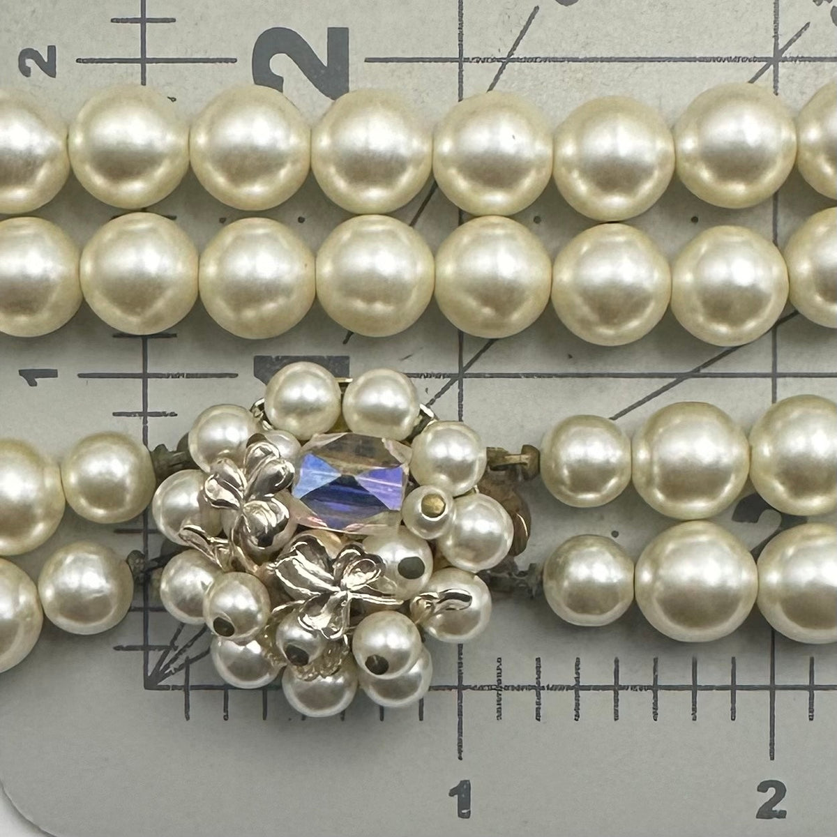 Vintage 2 double strand white lucite pearls beads beaded AB glass clasp necklace