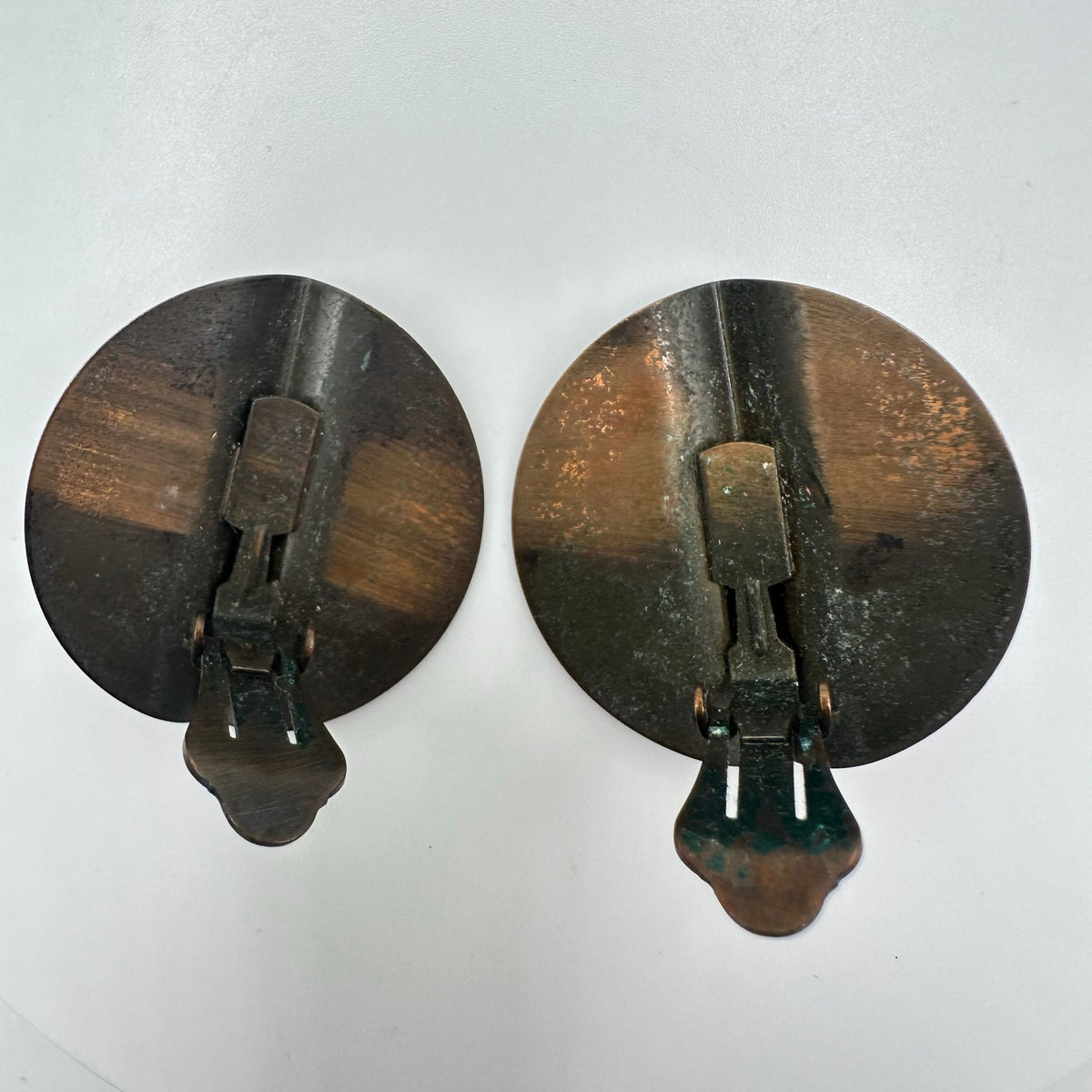 Vintage 1940s modernist solid copper brass round bent discs clip on earrings