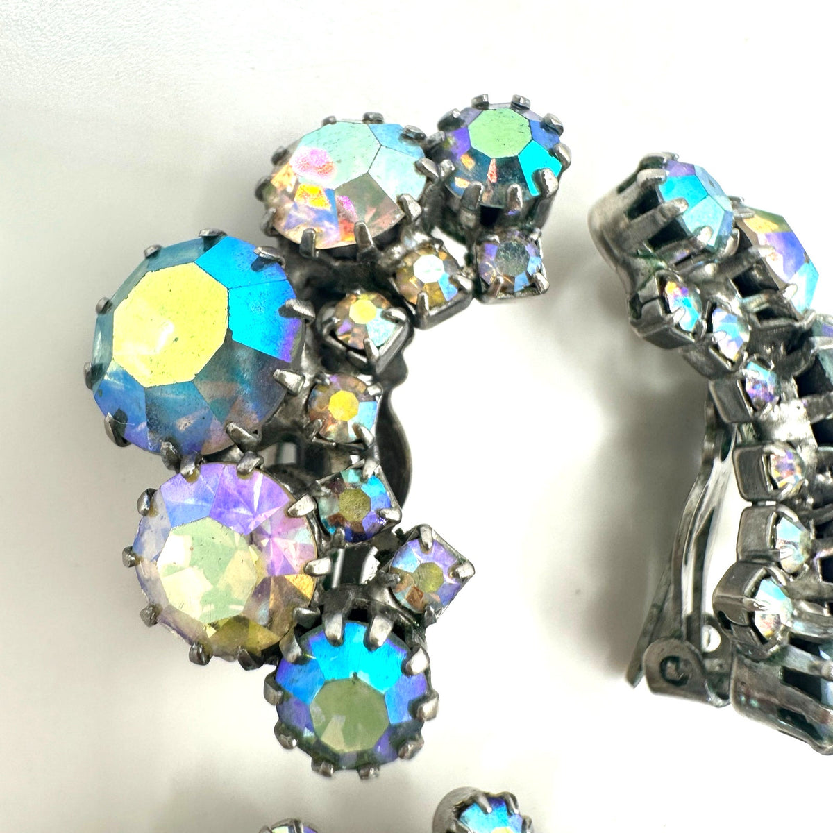 Vintage silver tone clear blue AB rhinestones wreath brooch clip on earrings