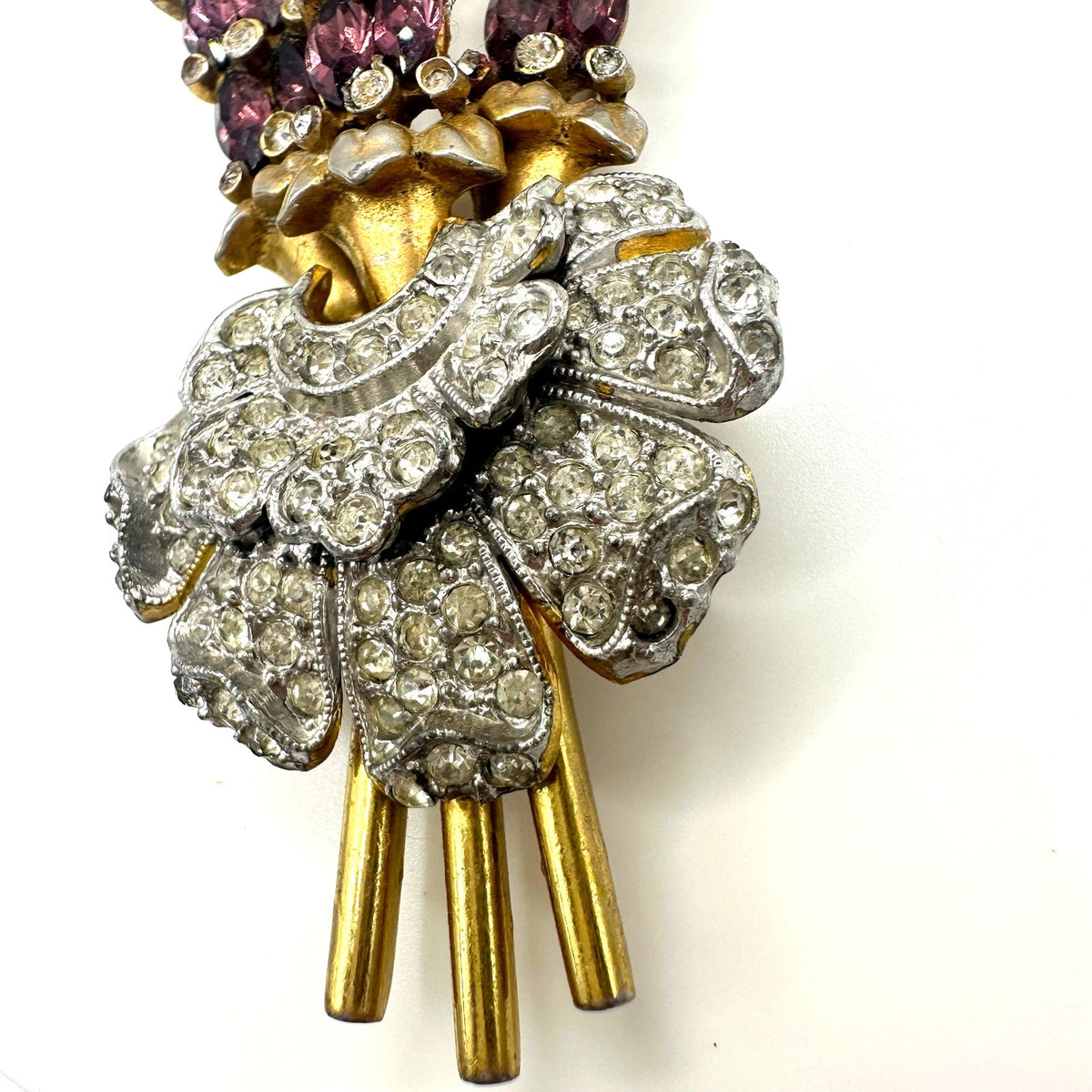Vintage 1940 gold tone purple rhinestones large flower floral bouquet brooch