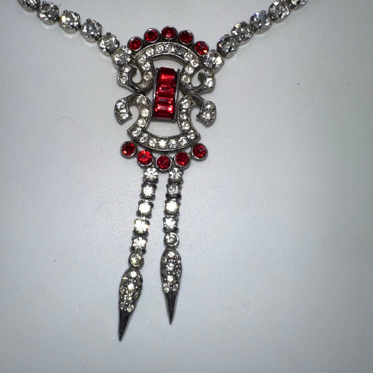 Coro 1940s vintage silver tone rhodium plated clear red rhinestones necklace
