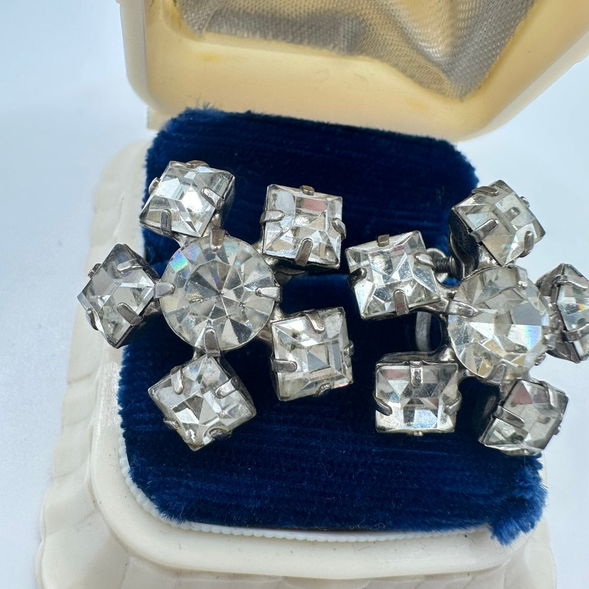 1940s vintage retro clear rhinestones starburst silver tone screw back earrings