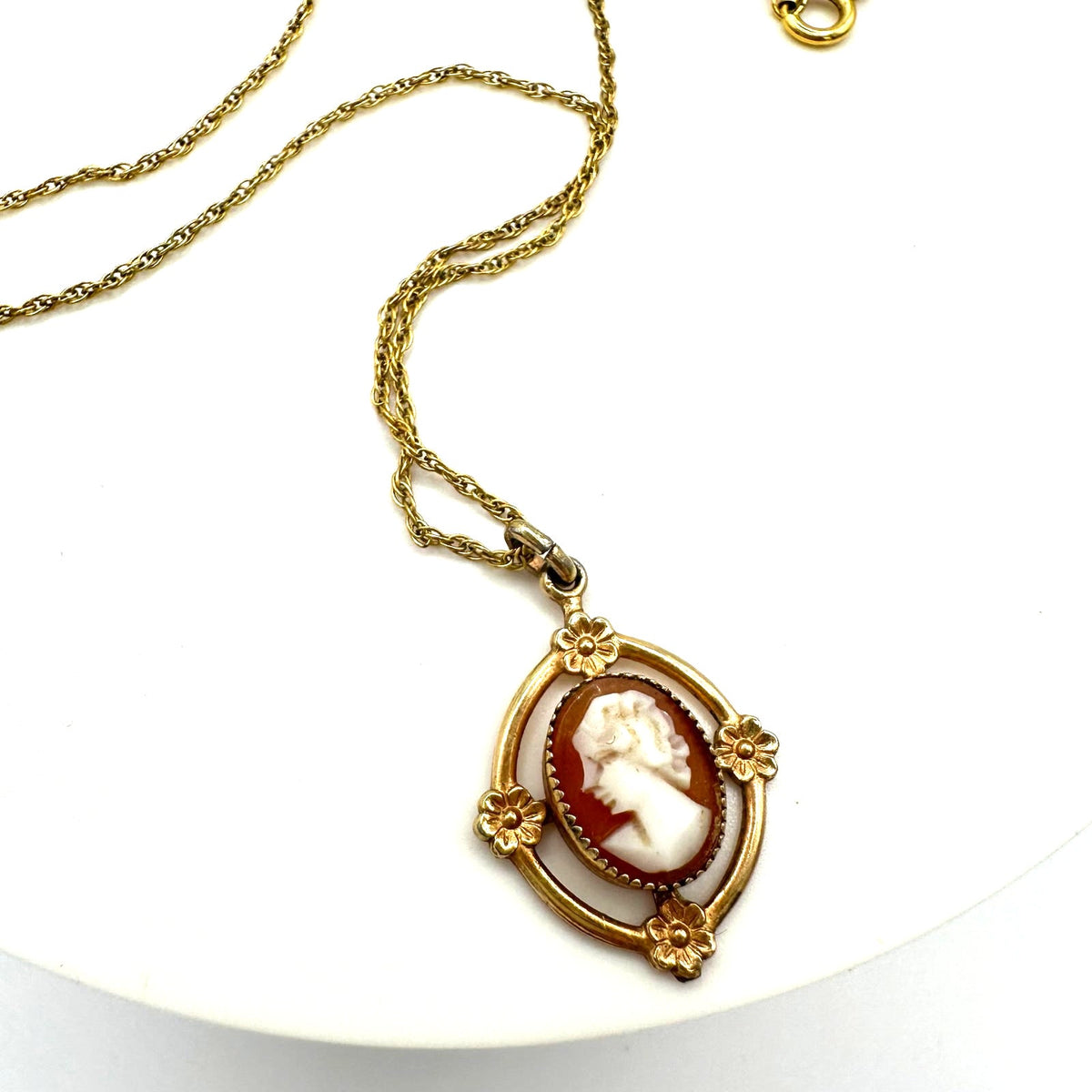 Vintage genuine carved shell left facing cameo 12kt gold filled 18” necklace