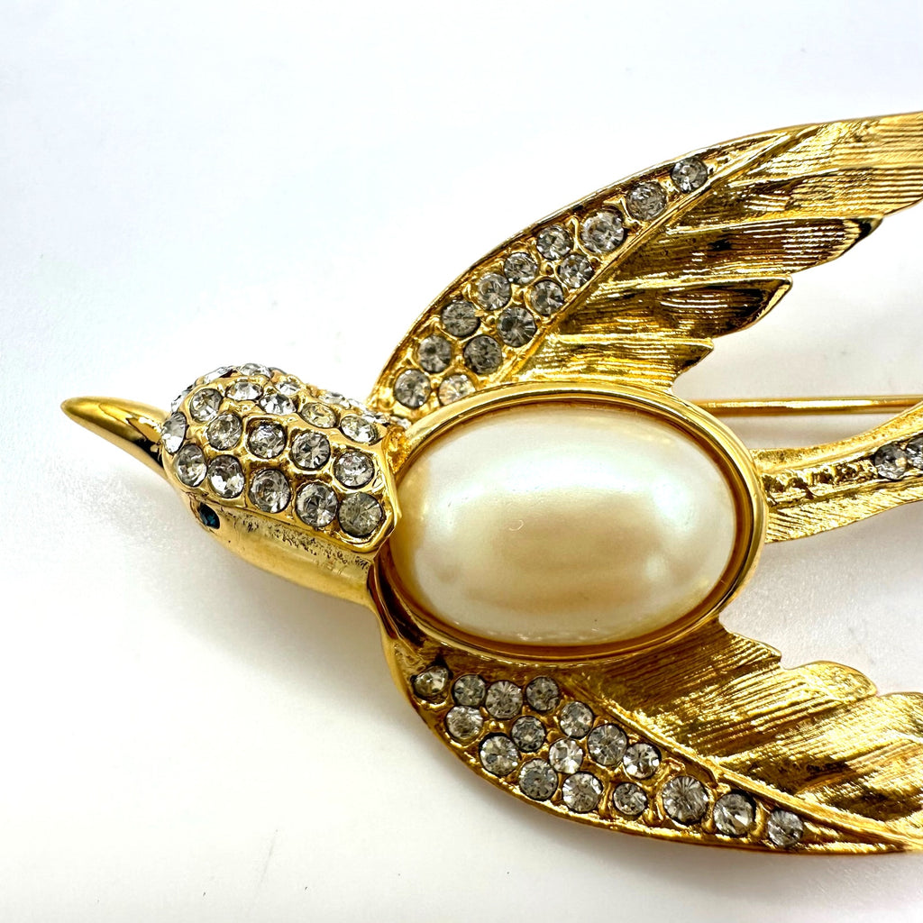 Jackie Orr vintage gold tone clear glass rhinestones pearl bird brooch