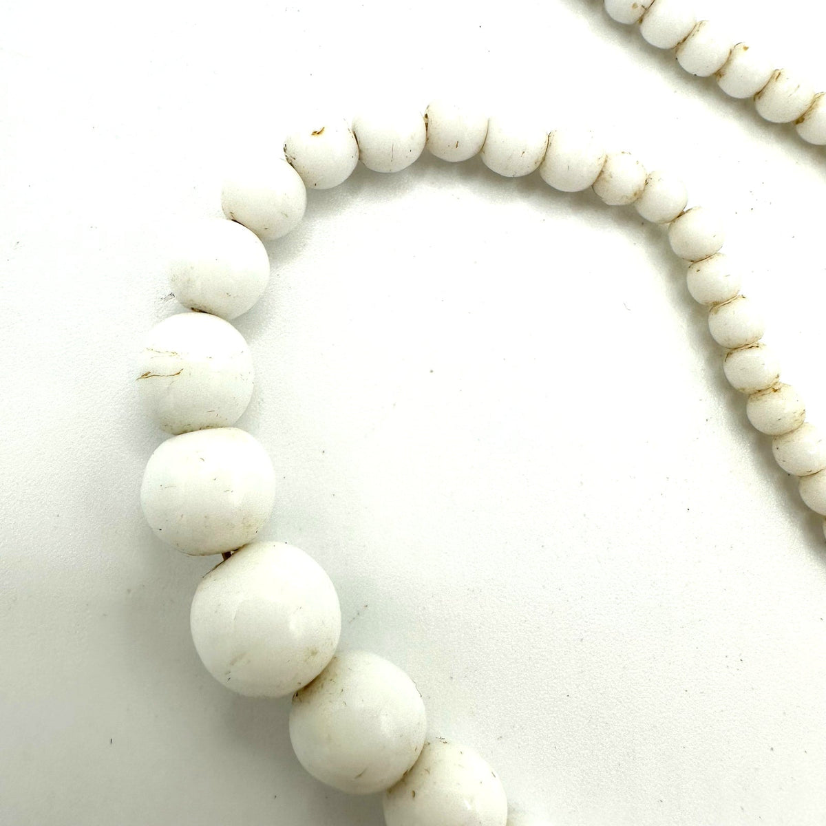 Antique Art Deco white milk glass beads beaded graduated 16” necklace