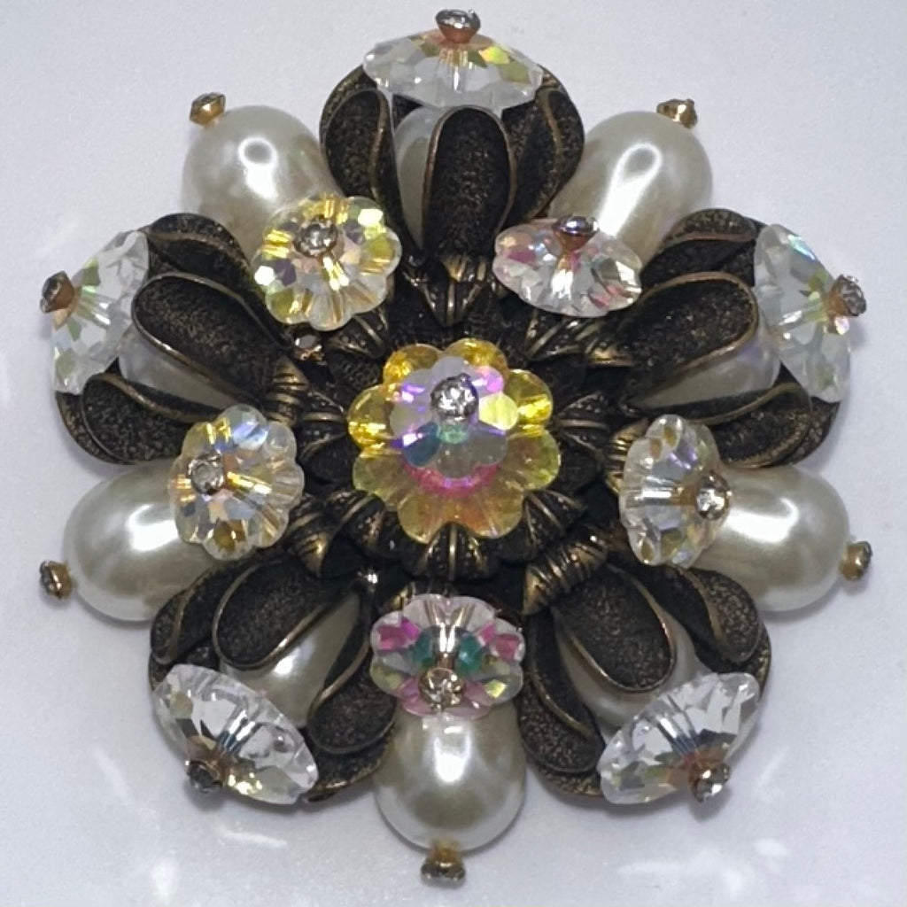Unsigned Schiaparelli gold tone aurora borealis AB margarita faux pearls brooch