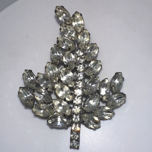 1940s 1950s vintage silver tone rhodium clear glass rhinestones leaf brooch