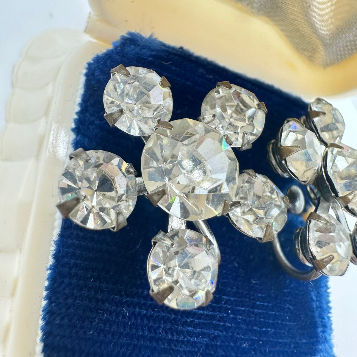 1940s vintage retro clear rhinestones starburst silver tone screw back earrings