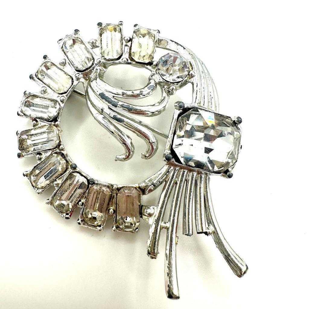 1940s vintage silver tone clear large glass rhinestones wreath brooch
