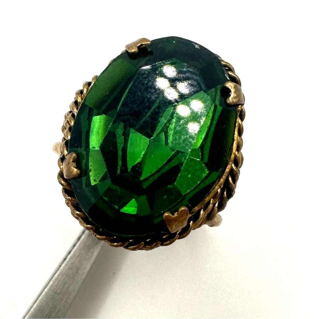 Vintage gold tone large fern green rhinestone adjustable cocktail ring