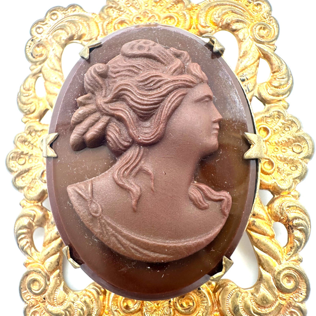 Antique vintage 1930s 1940s molded brown glass cameo gold tone brass brooch