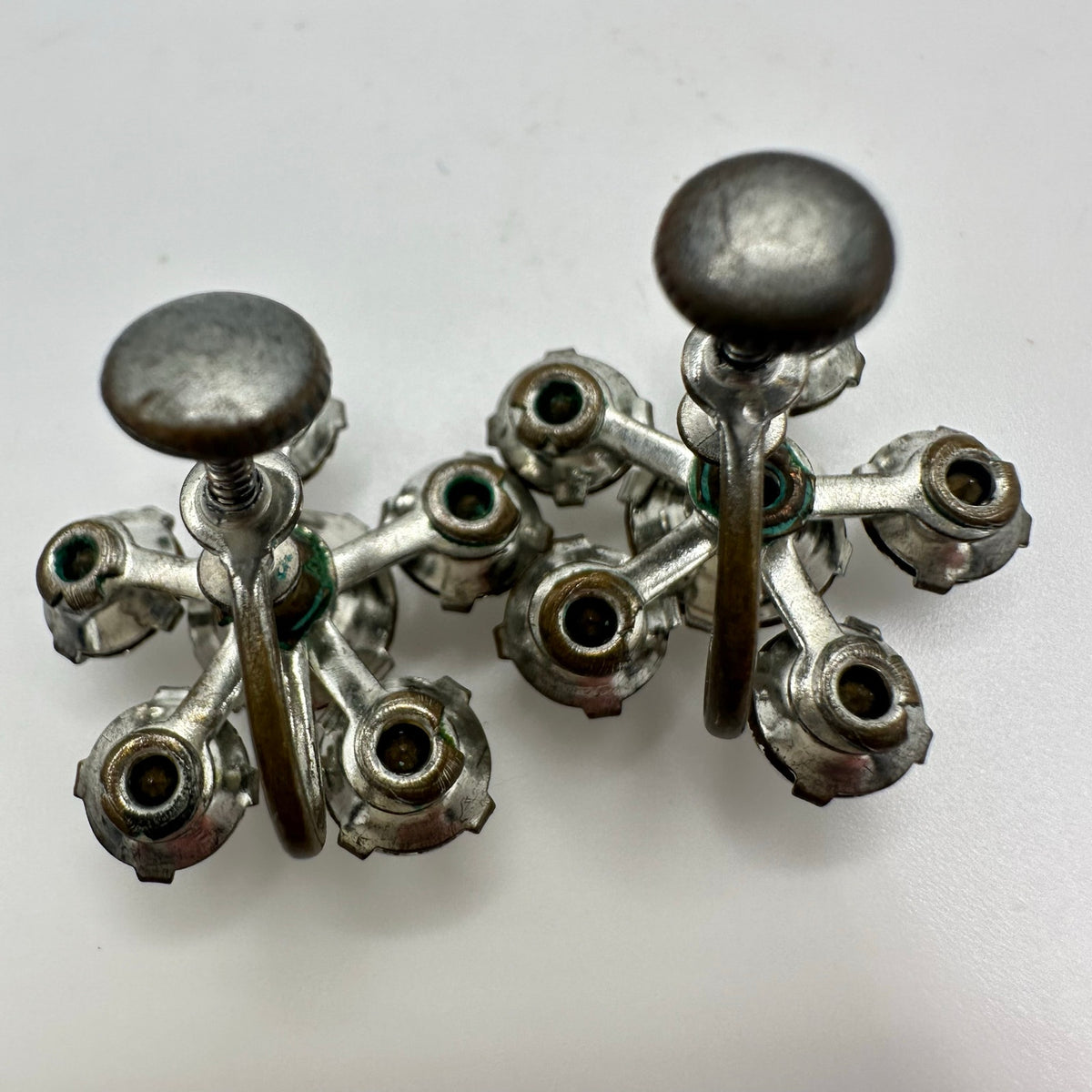 1940s vintage retro clear rhinestones starburst silver tone screw back earrings