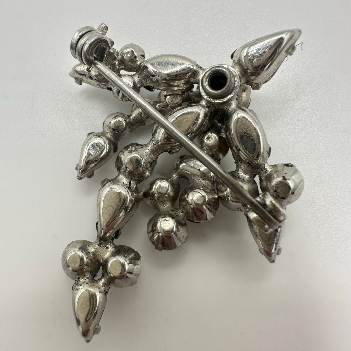 1940s 1950s vintage silver tone rhodium plated clear glass rhinestones brooch