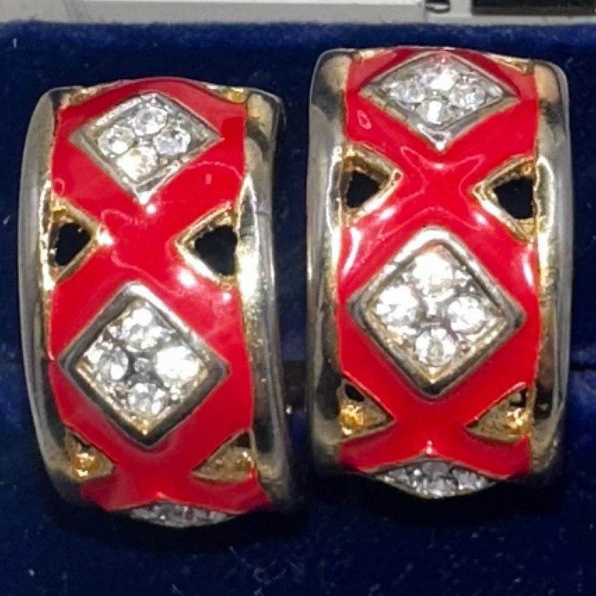 Vintage gold tone clear rhinestones red enamel half hoops clip on earrings