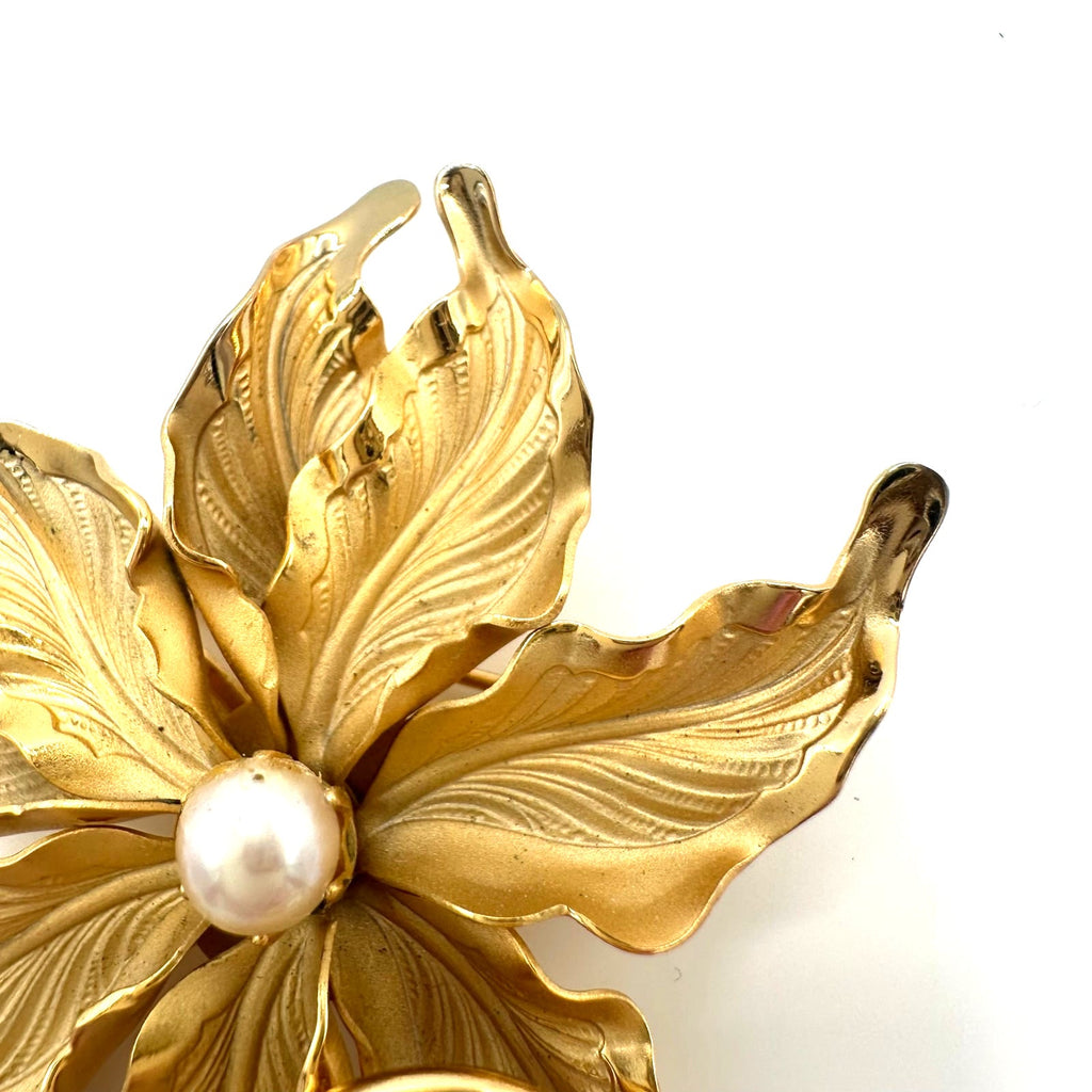 Vintage 1950s 1960s gold plated pink real freshwater pearl flower floral brooch