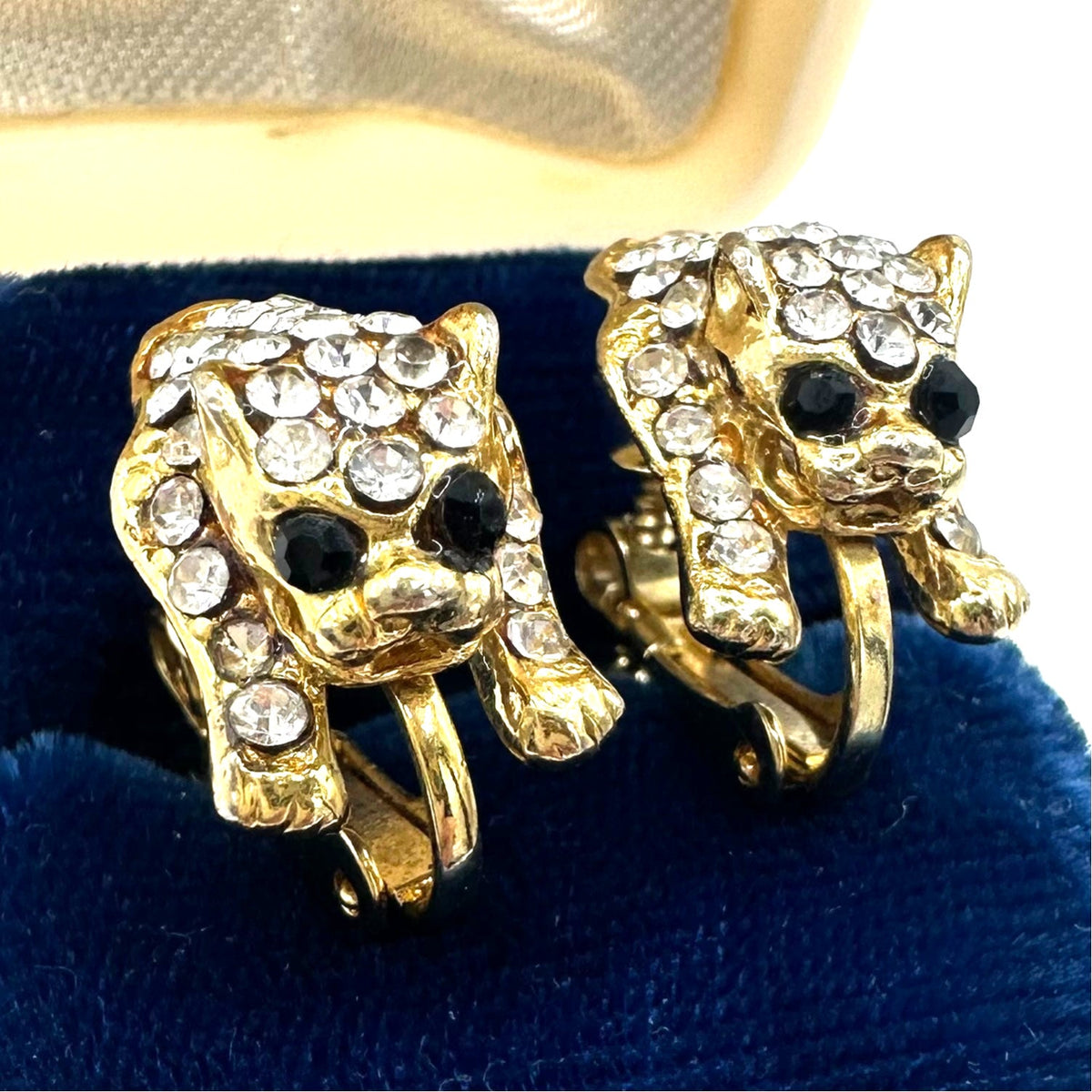 AD signed vintage gold tone clear black rhinestones big cat clip on earrings