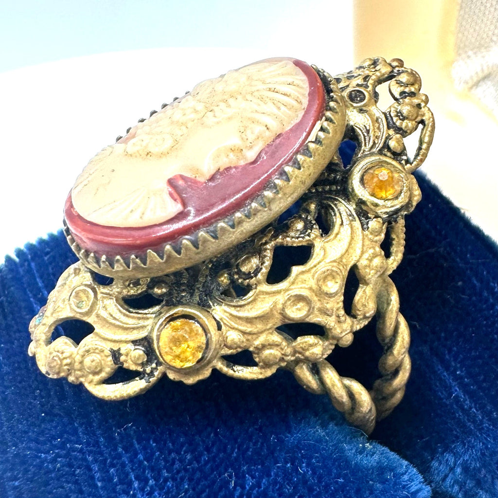 Czechoslovakia antique Art Deco gold tone brass resin cameo adjustable ring