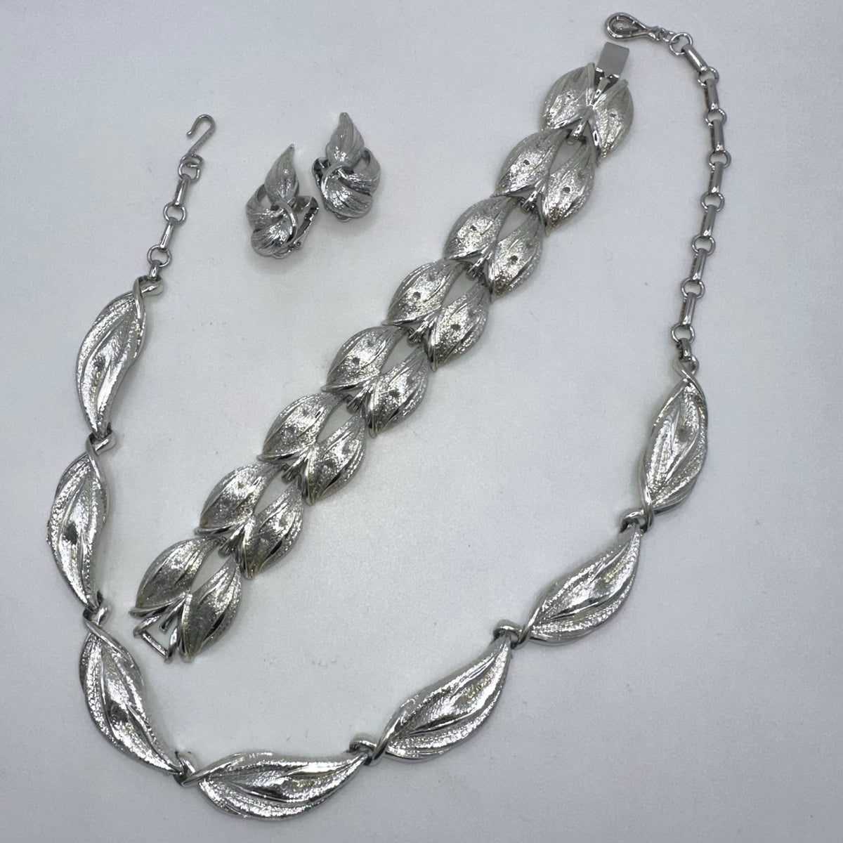 Coro Pegasus vintage silver tone leaf leaves necklace bracelet clip on earrings