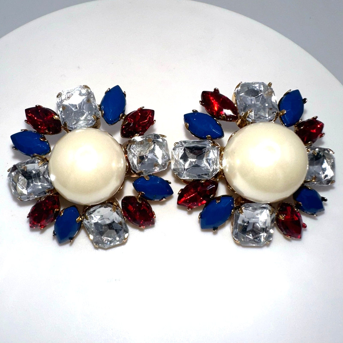 Vintage gold tone red blue clear lucite rhinestones faux pearl clip on earrings