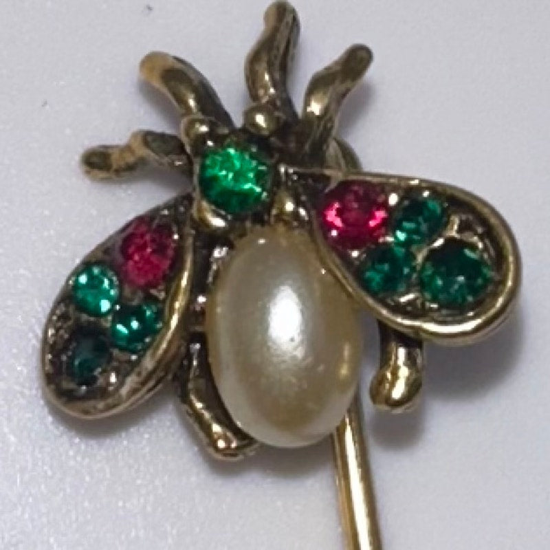Vintage gold tone red green rhinestones faux pearl bumblebee stick pin brooch