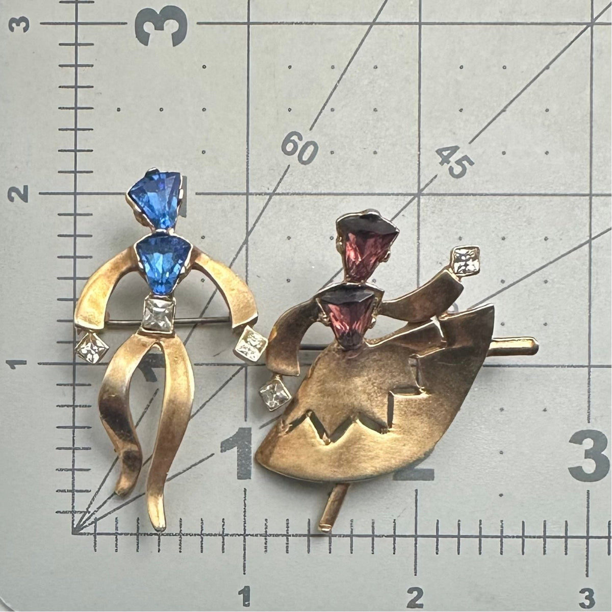 1940s vintage gold tone dancing couple purple blue rhinestones figural brooches