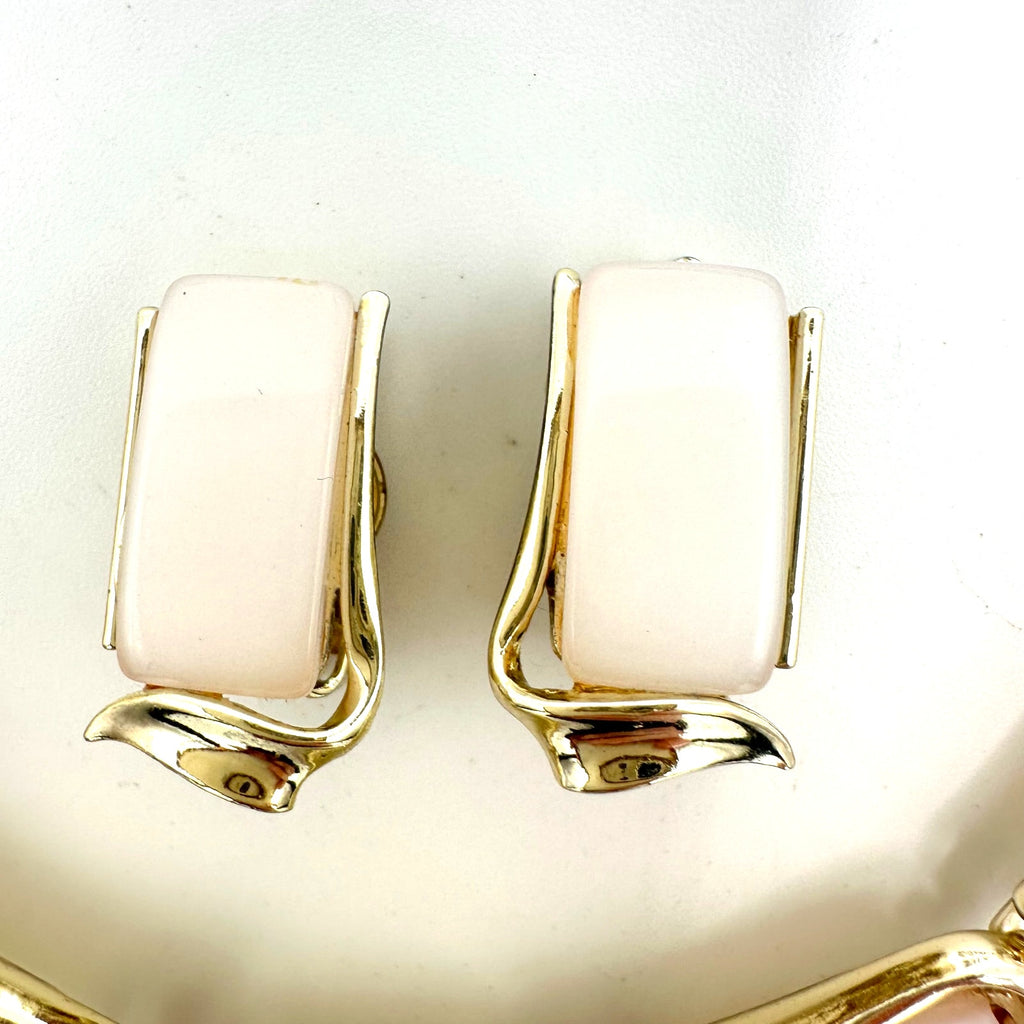 Vintage gold tone white moonglow lucite necklace bracelet earrings set parure