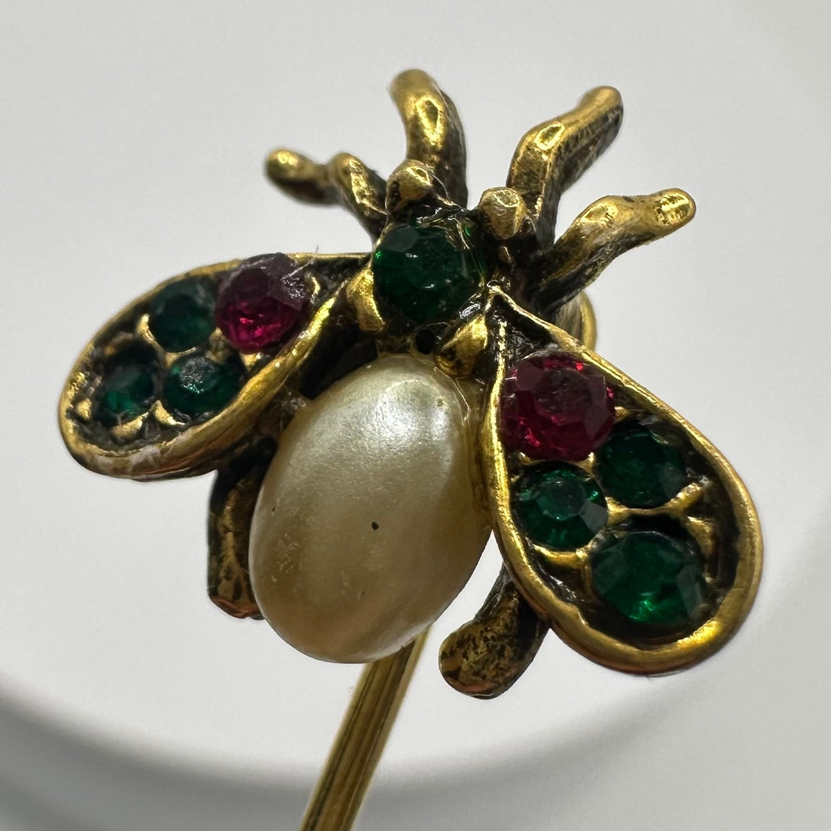Vintage gold tone red green rhinestones faux pearl bumblebee stick pin brooch
