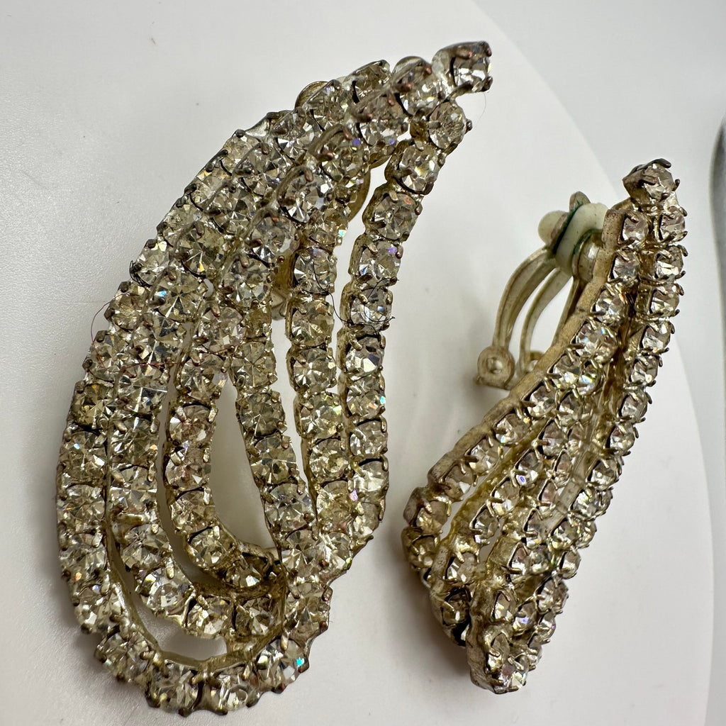 Vintage clear glass rhinestones silver tone 3D paisley clip on earrings