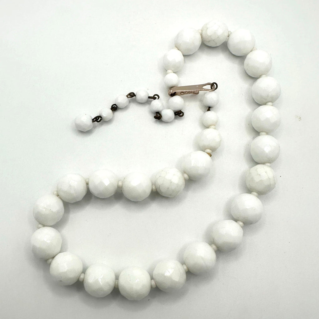 Vintage faceted white milk glass 12mm beads beaded gold tone adjustable necklace