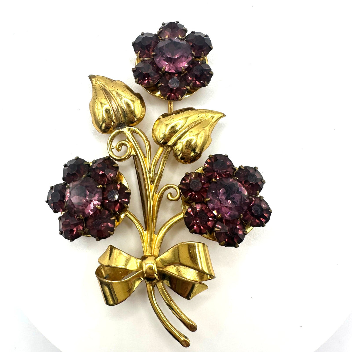 Vintage 1940 gold tone purple rhinestones large flower floral bouquet brooch
