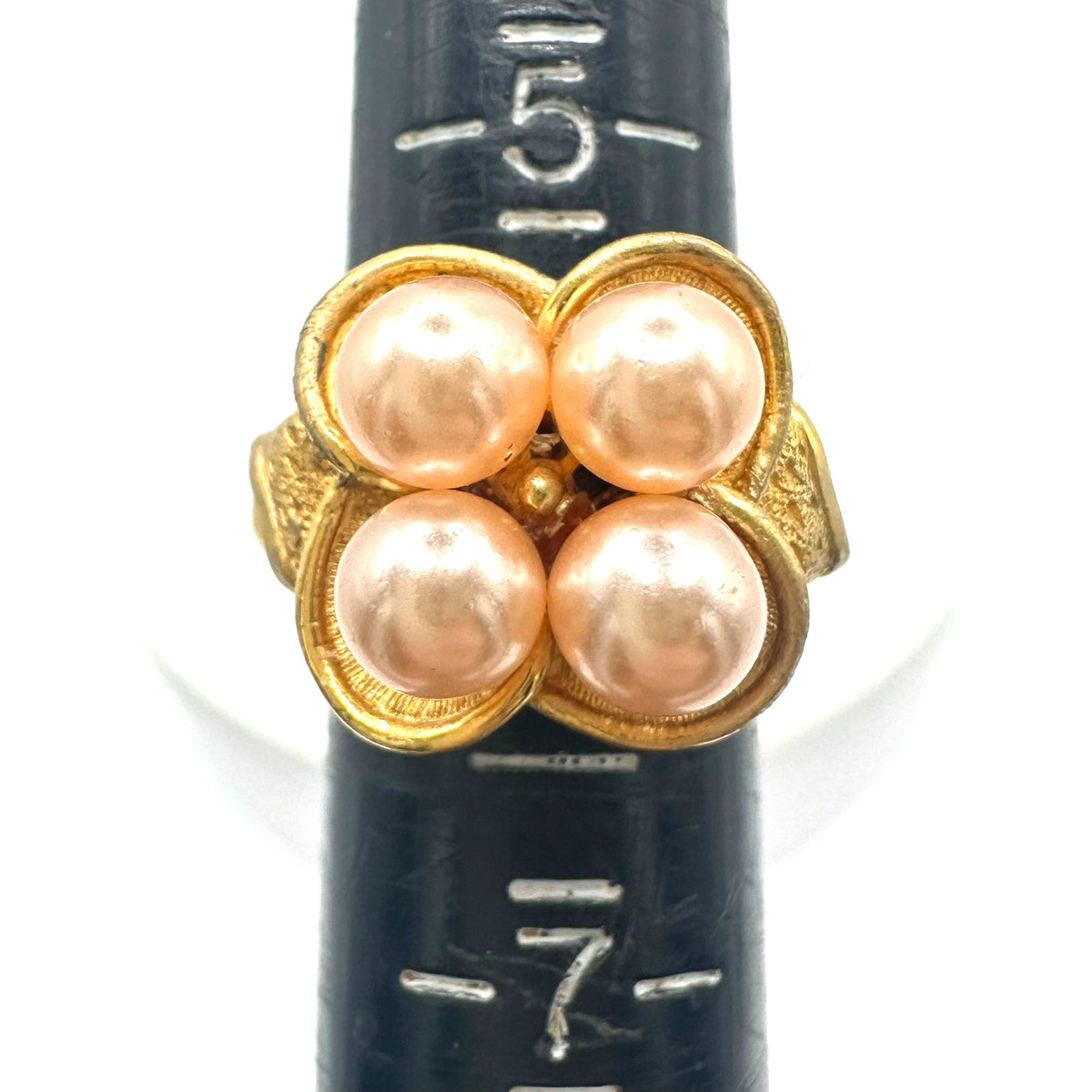 Vendome vintage 1960s gold tone pink faux pearls adjustable ring 5 6